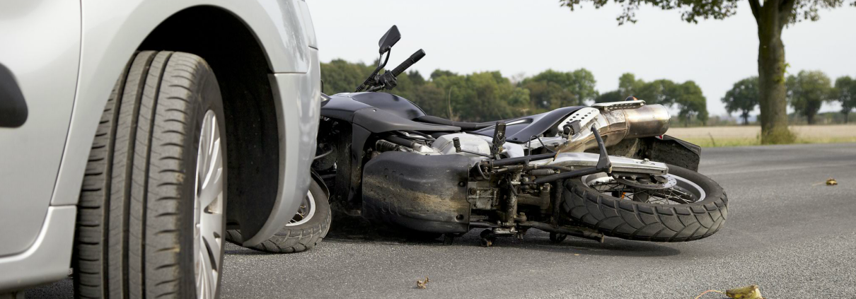 odškodnina za prometno nesrečo z motorjem